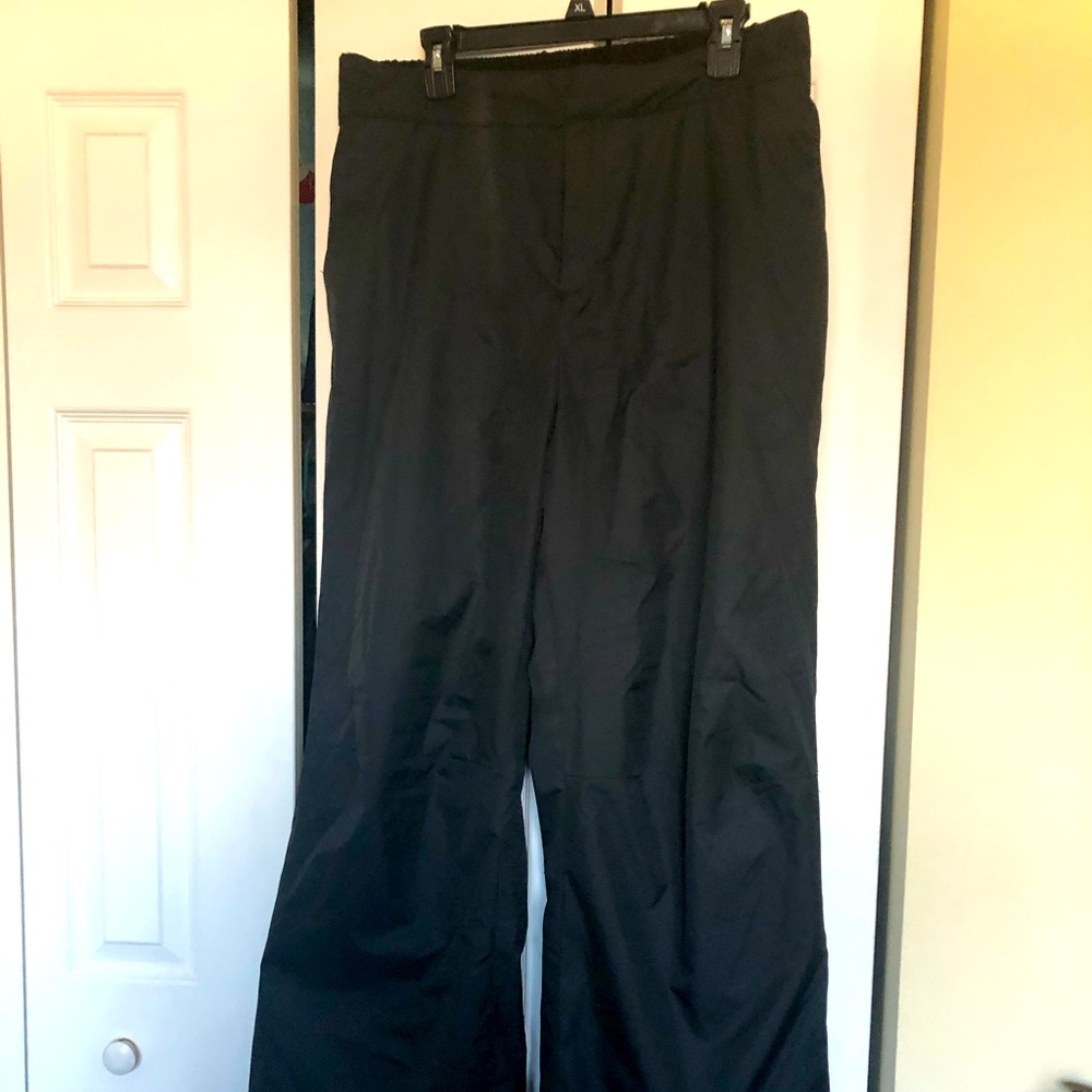 Black ski/snow pants. Women’s XL. ZeroXposur brand.